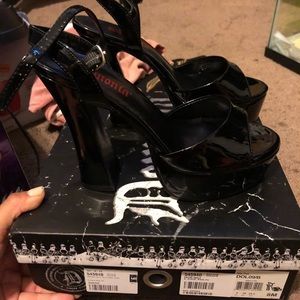 Démonia heels size 8m